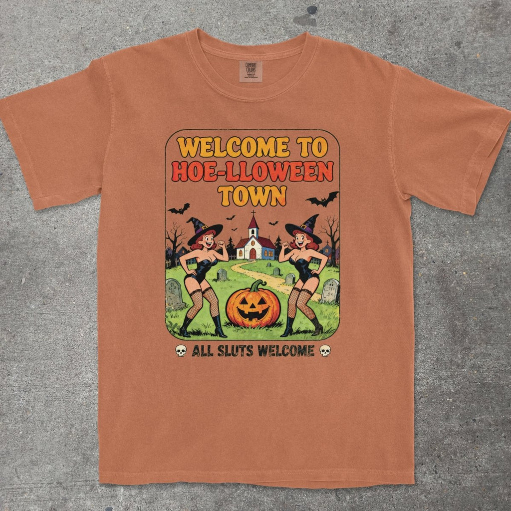 HOE - LLOWEENTOWN - TeeHeeUSCo - T-Shirt