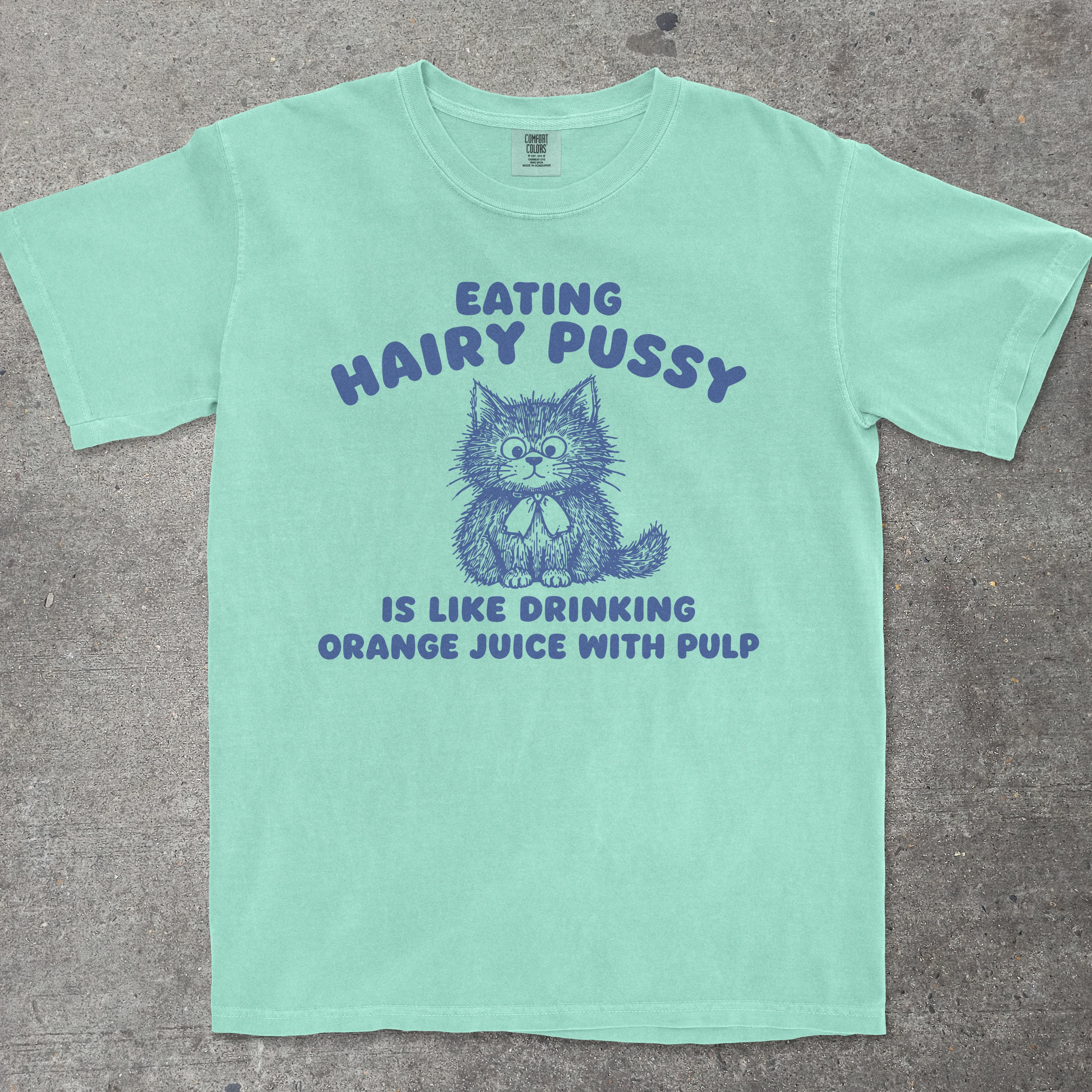 EATING HAIRY PUSSY